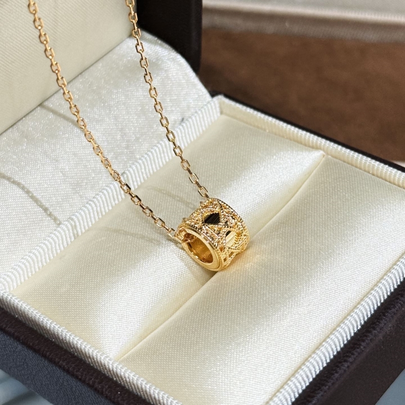 chr1st1an D10r necklaces